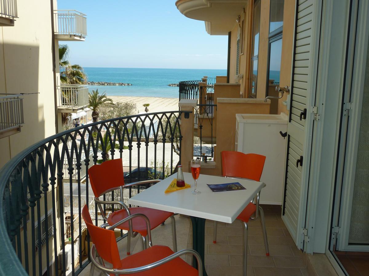 Aparthotel Beaurivage San Benedetto del Tronto Exterior foto
